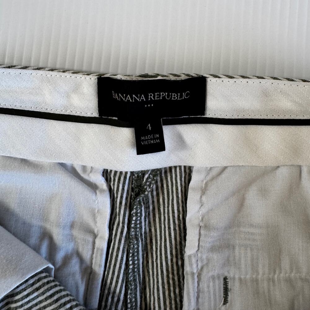 Banana Republic Seersucker Shorts Women's 4 Olive Green White Stripe Tailored - Picture 3 of 15